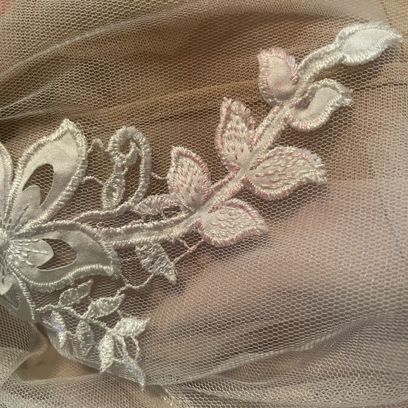 Elegant Lace Wedding Dress - Picture 9 of 9